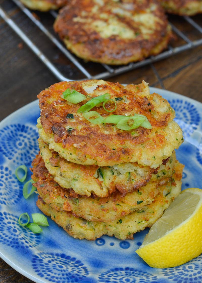 You will love these Zucchini Fritters! Made with fresh zucchini, and cheddar cheese, this delicious appetizer has only 2 net carbs each!