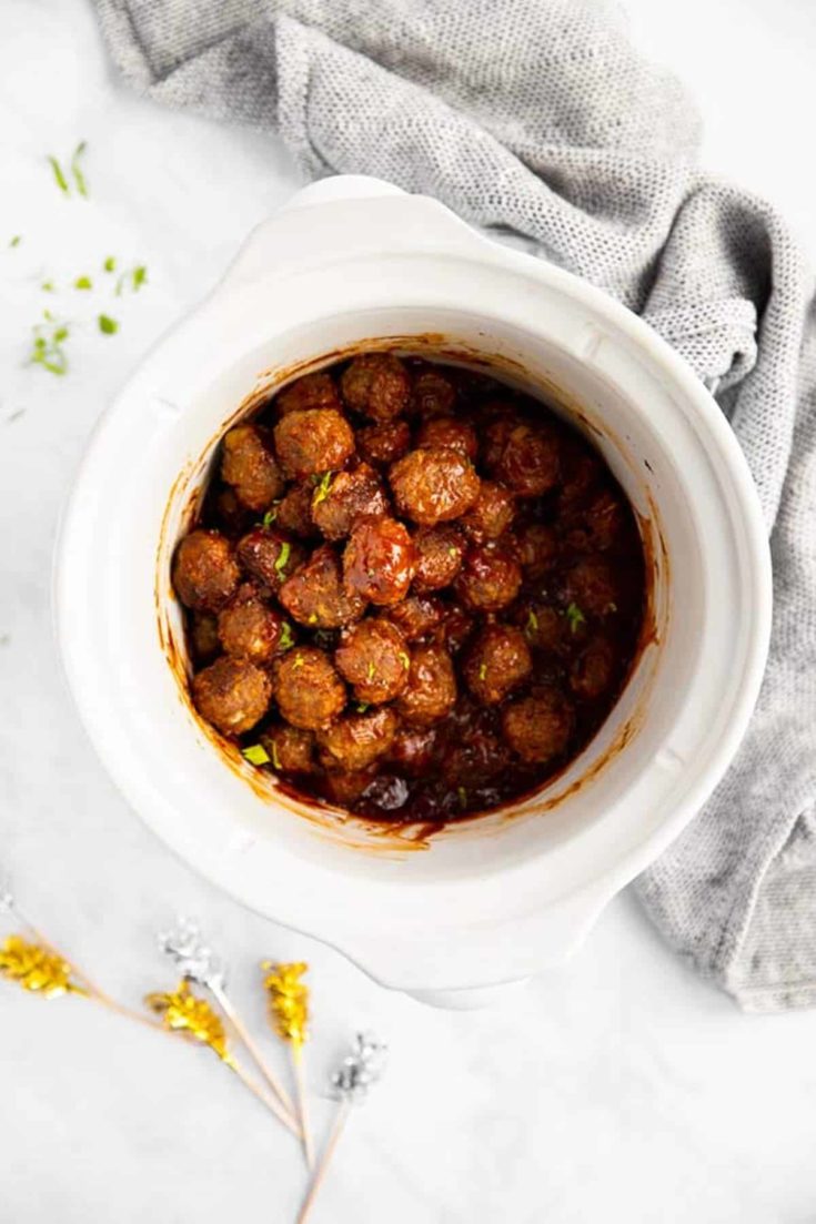 https://www.maebells.com/wp-content/uploads/2022/08/crockpot-bbq-meatballs-image-2-735x1103.jpg