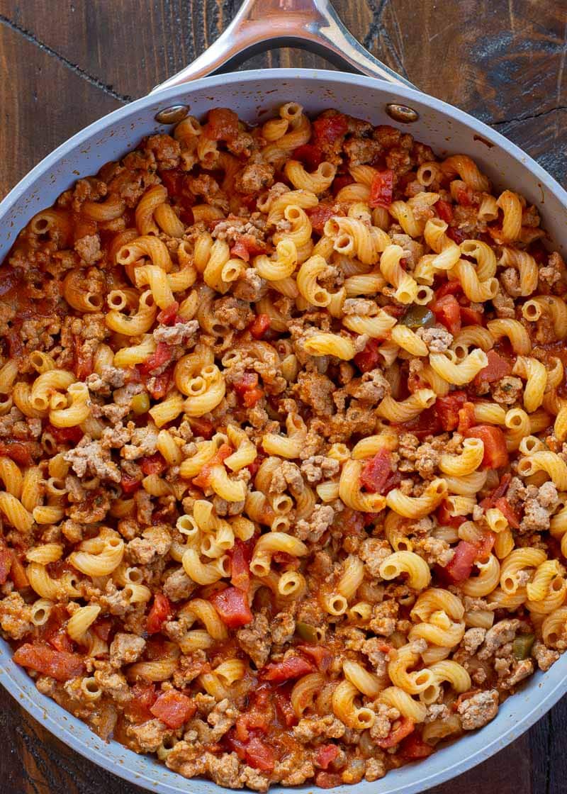 This easy Taco Mac recipe is a quick, one-pan, 30-minute meal packed with taco meat, noodles and cheese! Perfect for busy weeknights and family dinners. 