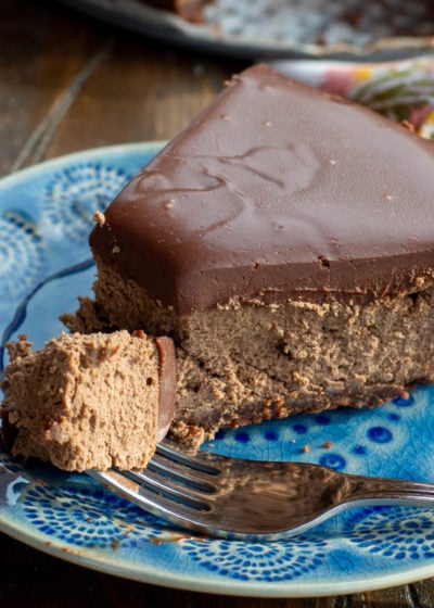 Decadent Mocha Cheesecake makes the perfect low carb dessert! A chocolate shortbread crust is topped with creamy mocha cheesecake and silky smooth dark chocolate ganache for less than 7 net carbs! 