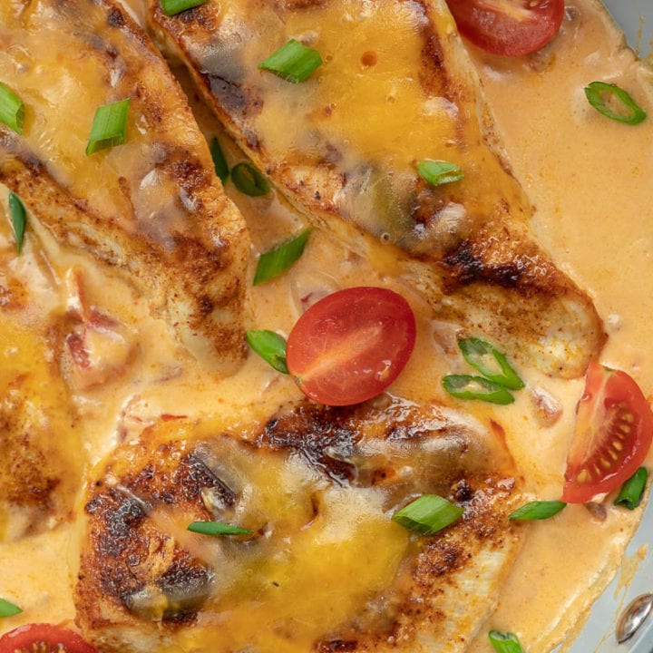 This Cheesy Jalapeño Keto Chicken is the perfect easy dinner with just 5 net carbs! This recipe is perfect for busy nights and easy keto meal prep!