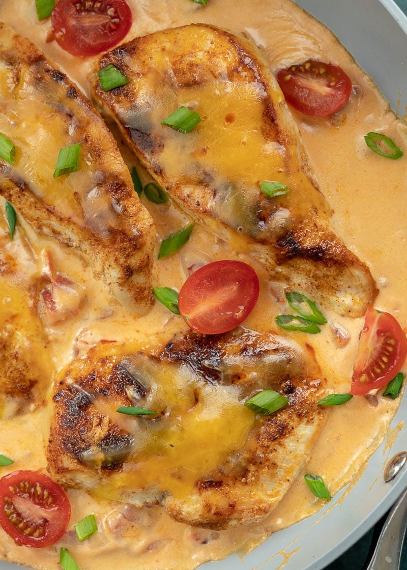 This Cheesy Jalapeño Keto Chicken is the perfect easy dinner with just 5 net carbs! This recipe is perfect for busy nights and easy keto meal prep!