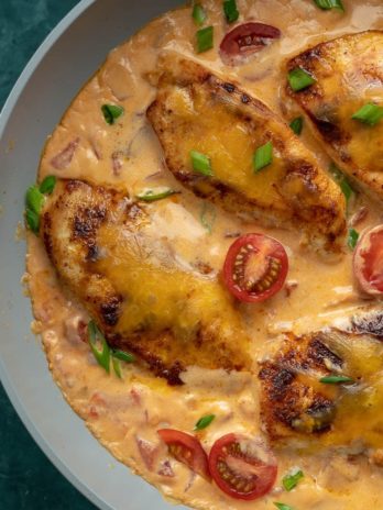 This Cheesy Jalapeño Keto Chicken is the perfect easy dinner with just 5 net carbs! This recipe is perfect for busy nights and easy keto meal prep!