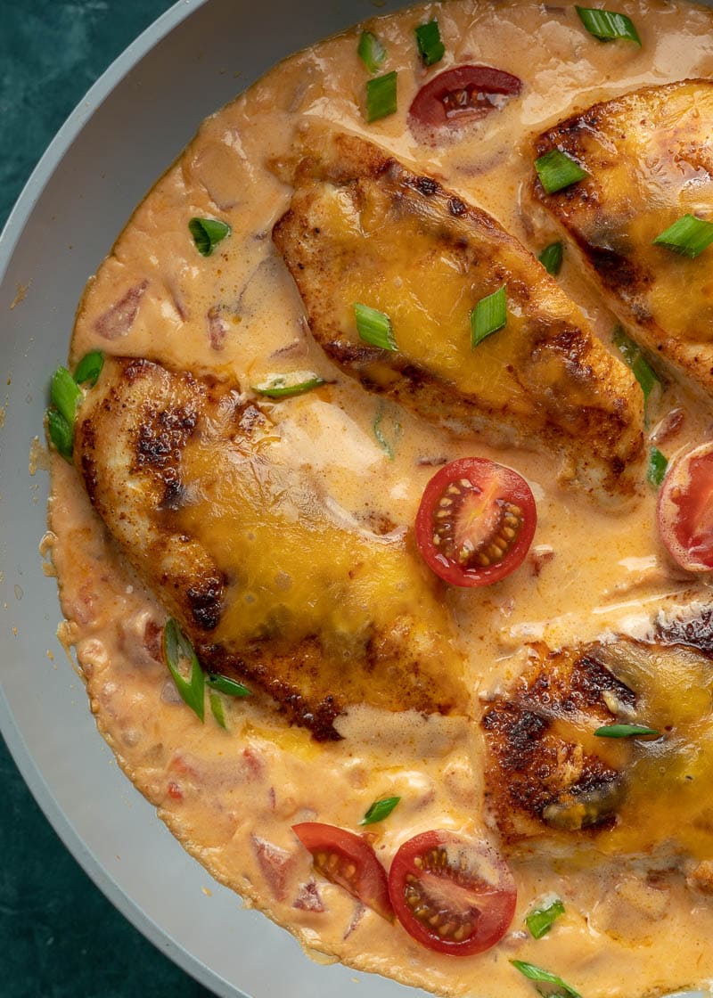 This Cheesy Jalapeño Keto Chicken is the perfect easy dinner with just 5 net carbs! This recipe is perfect for busy nights and easy keto meal prep!