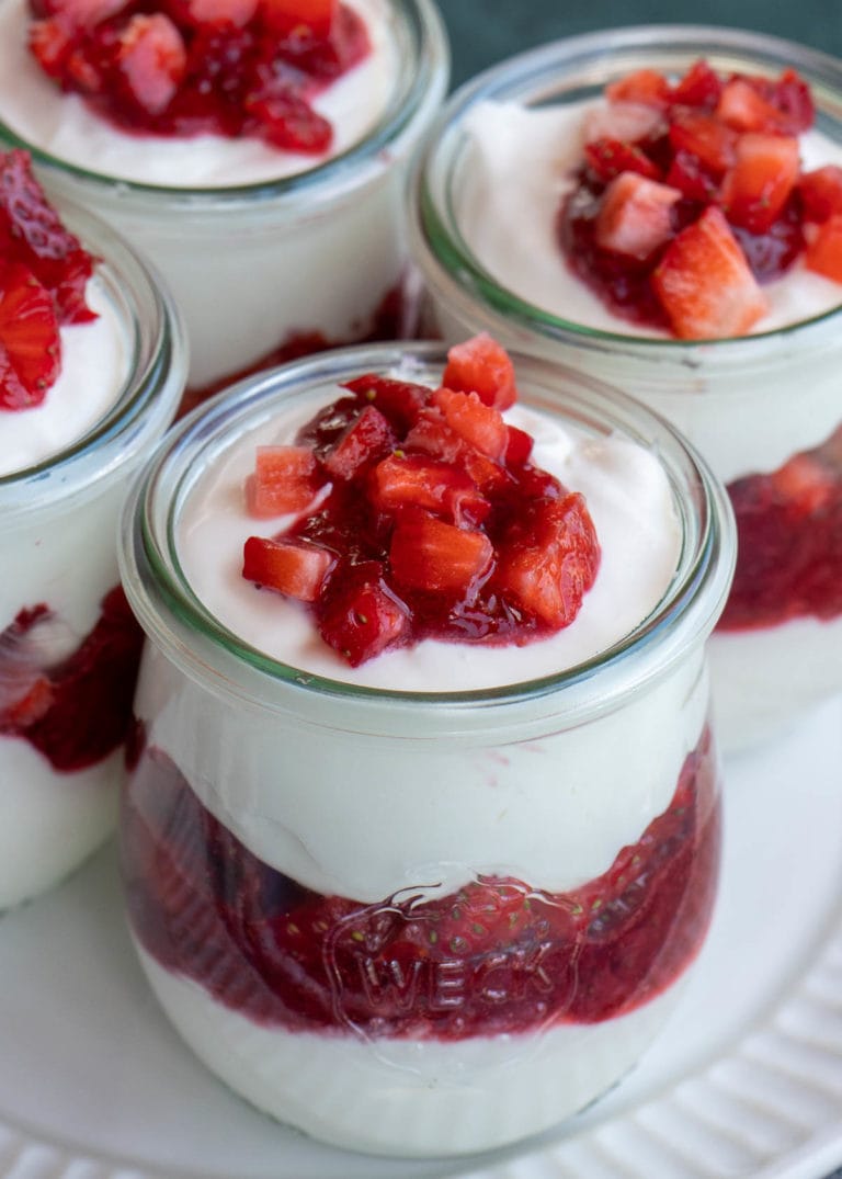 Strawberry Cheesecake Jars Maebells