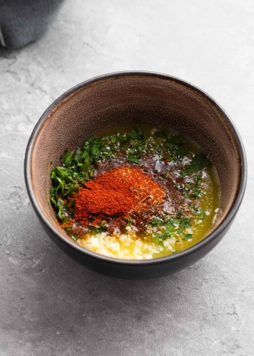 salmon seasonings in a brown bowl