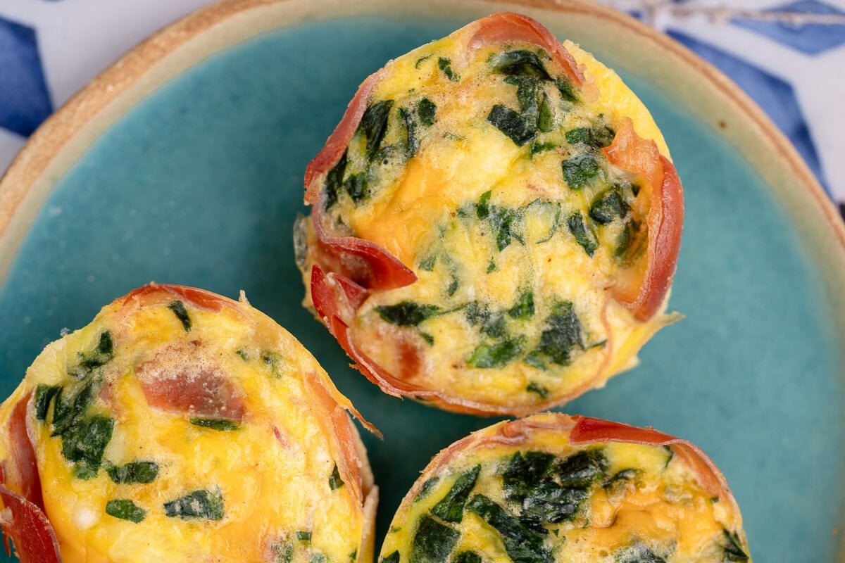 crispy prosciutto spinach egg muffins