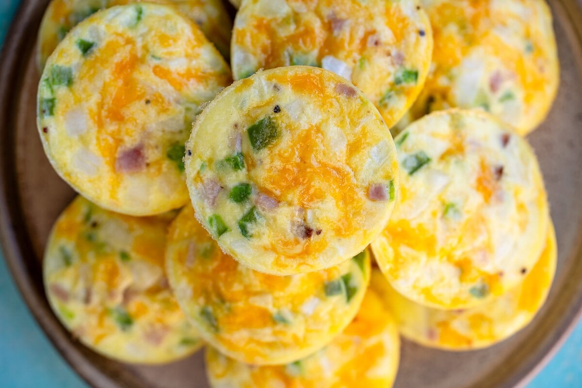 protein egg bites with ham, peppers, and cheese